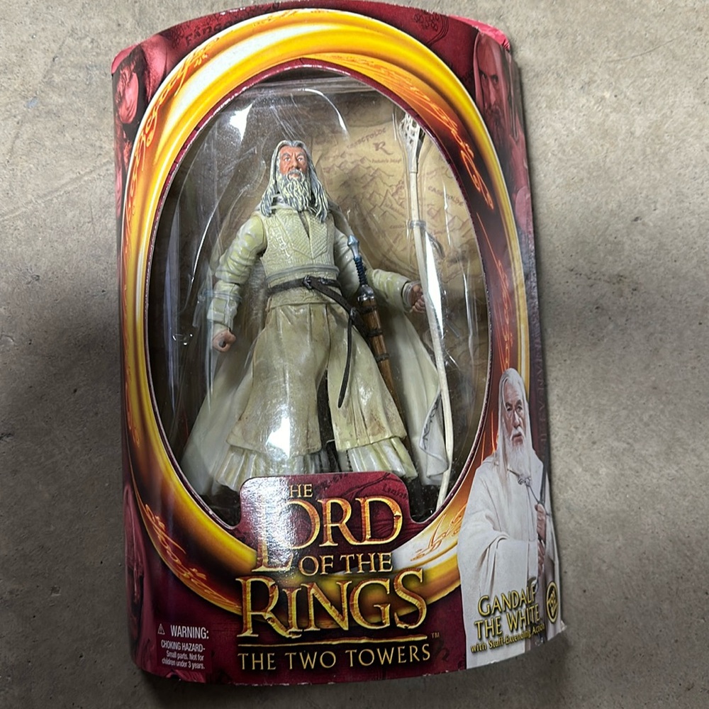 Brand new Lord of the rings Gandalf the white two towers toy biz action figure